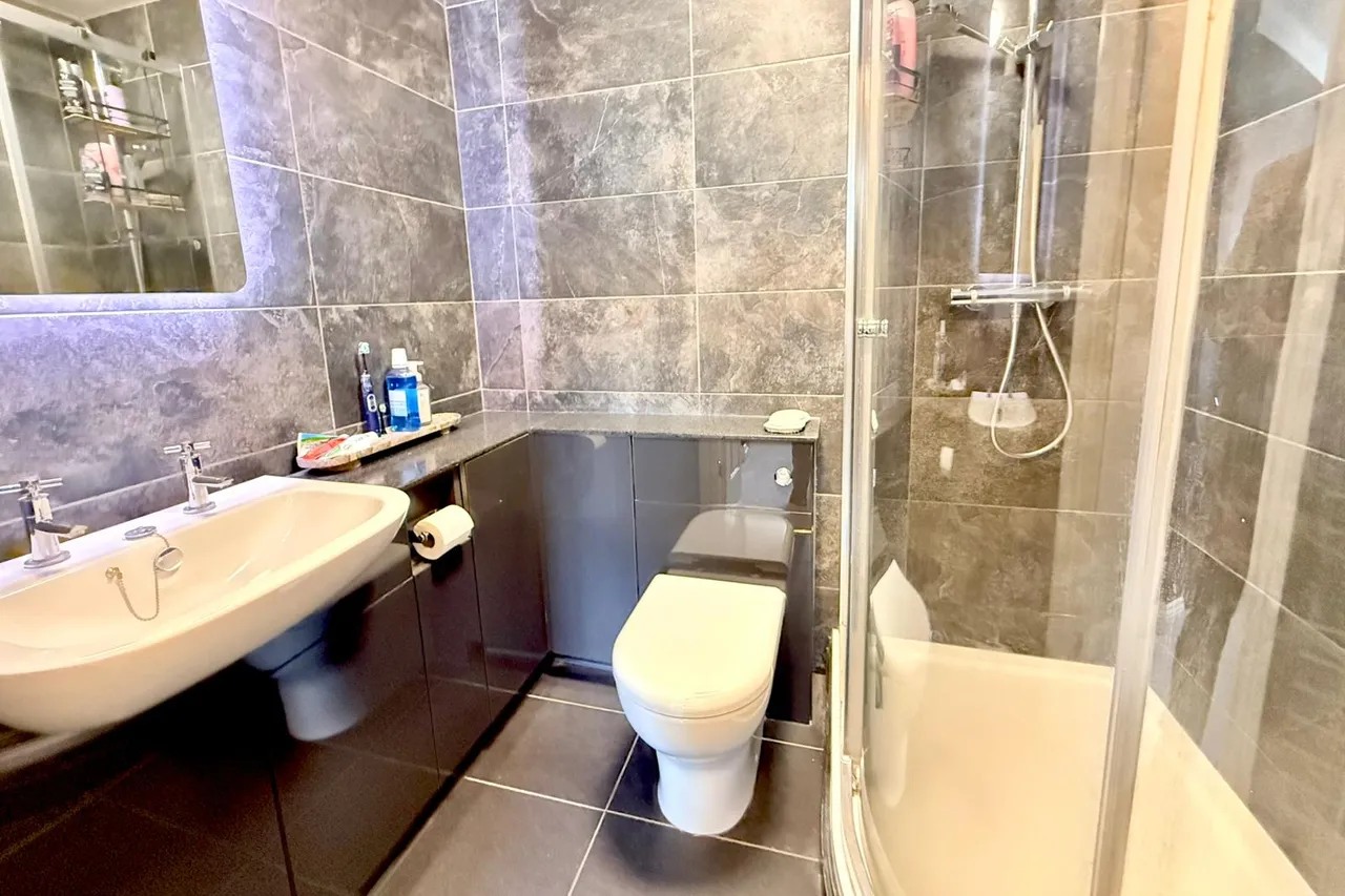 Salisbury Road, SP6, photo 4