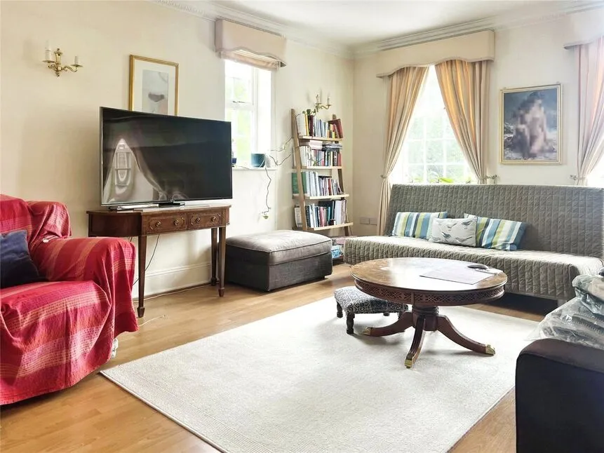 Chadwick Place, Long Ditton, Surrey, KT6, photo 2