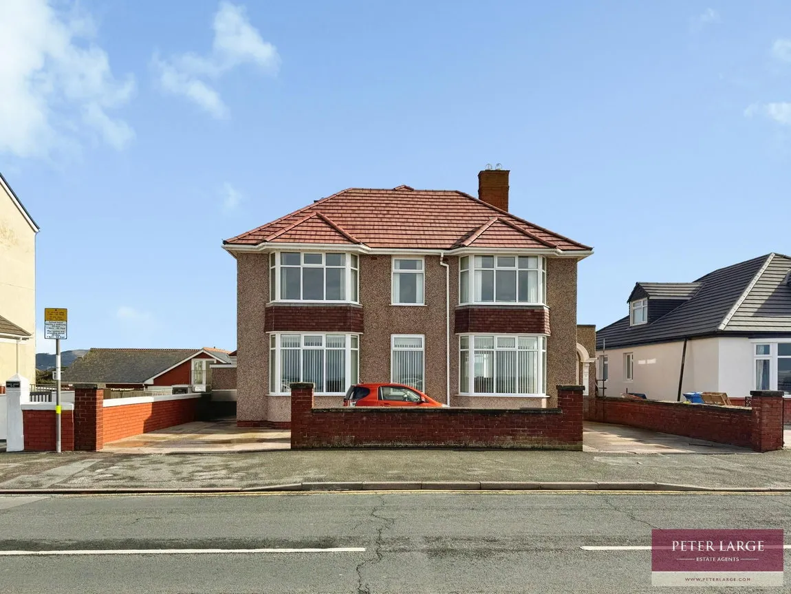 8 bed house for sale — Marine Drive, Rhyl, Denbighshire, LL18 3AY