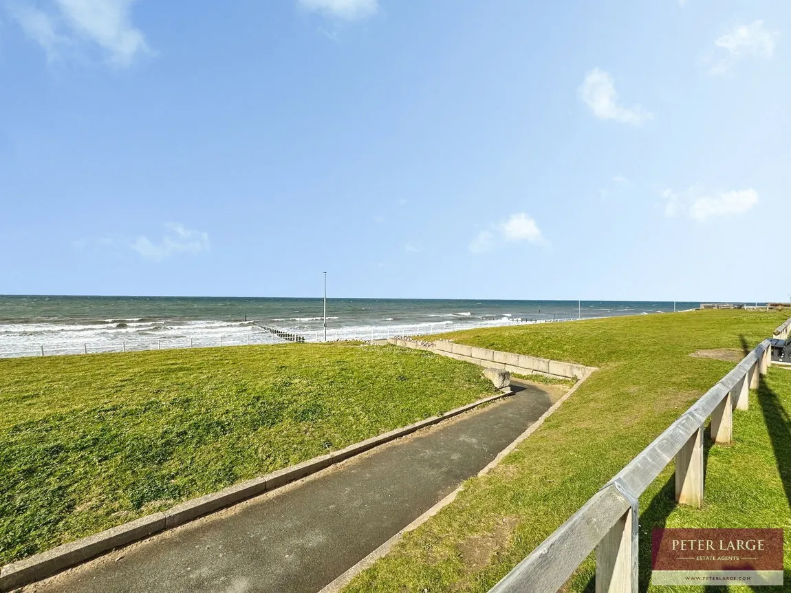 Marine Drive, Rhyl, Denbighshire, LL18 3AY, photo 39