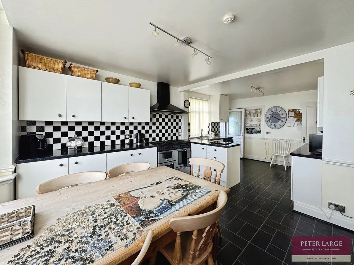 Marine Drive, Rhyl, Denbighshire, LL18 3AY, photo 7
