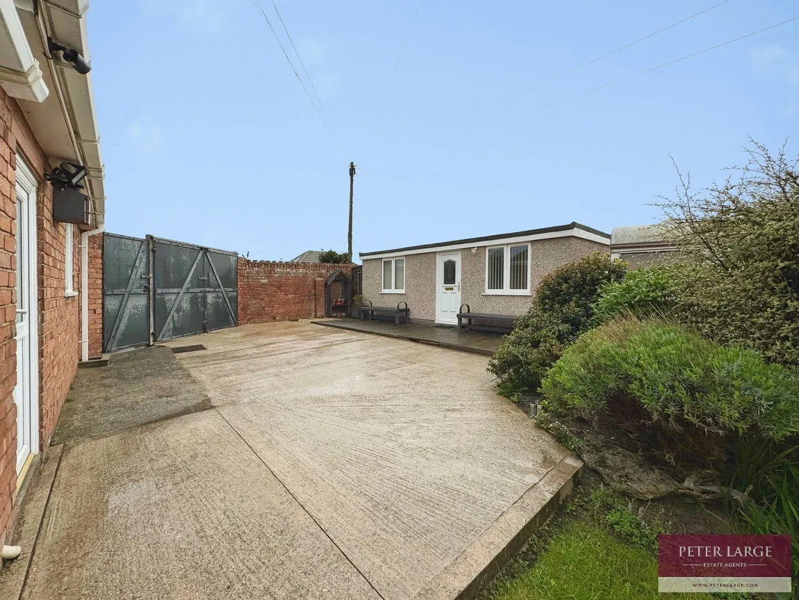 Marine Drive, Rhyl, Denbighshire, LL18 3AY, photo 32