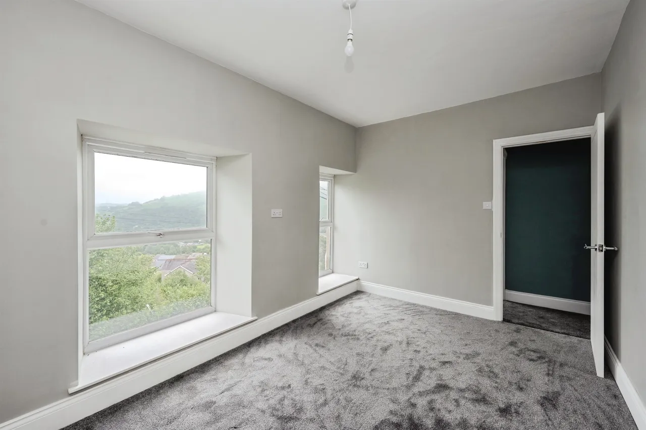Penywern Road, Swansea, SA9, photo 13