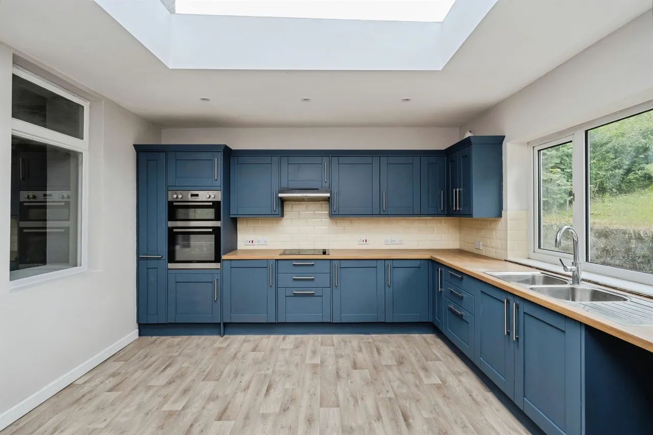 Penywern Road, Swansea, SA9, photo 2