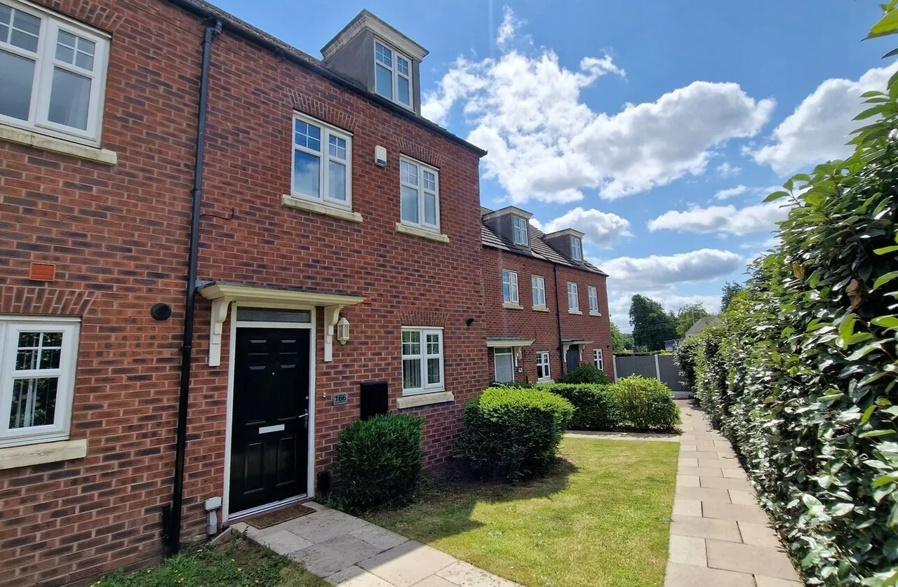3 bed property to rent, Bloomfield Road, Tipton, DY4