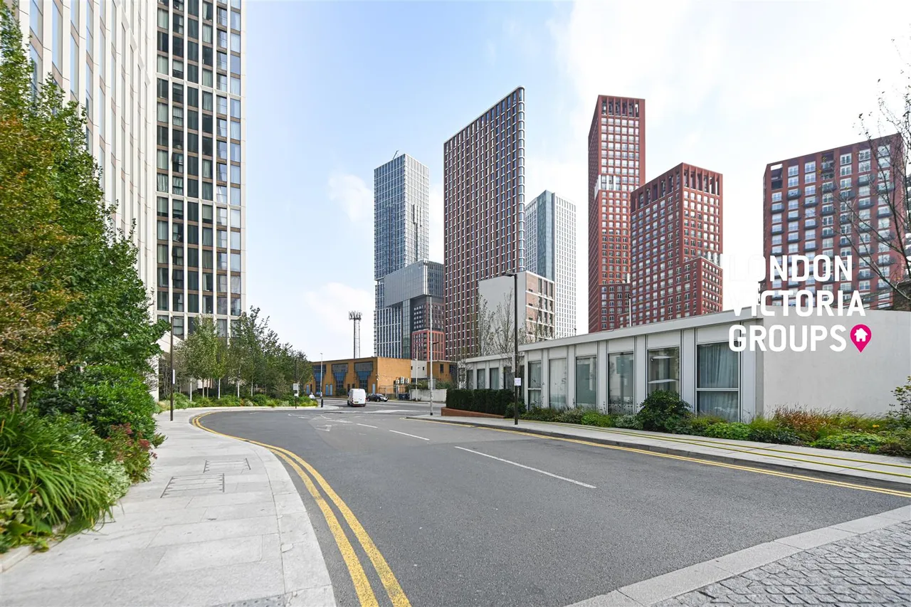 Carnation Way, London, photo 19