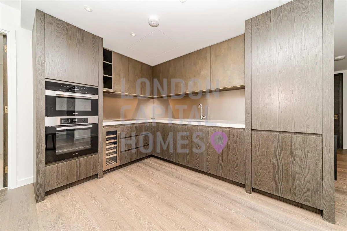 Carnation Way, London, photo 7