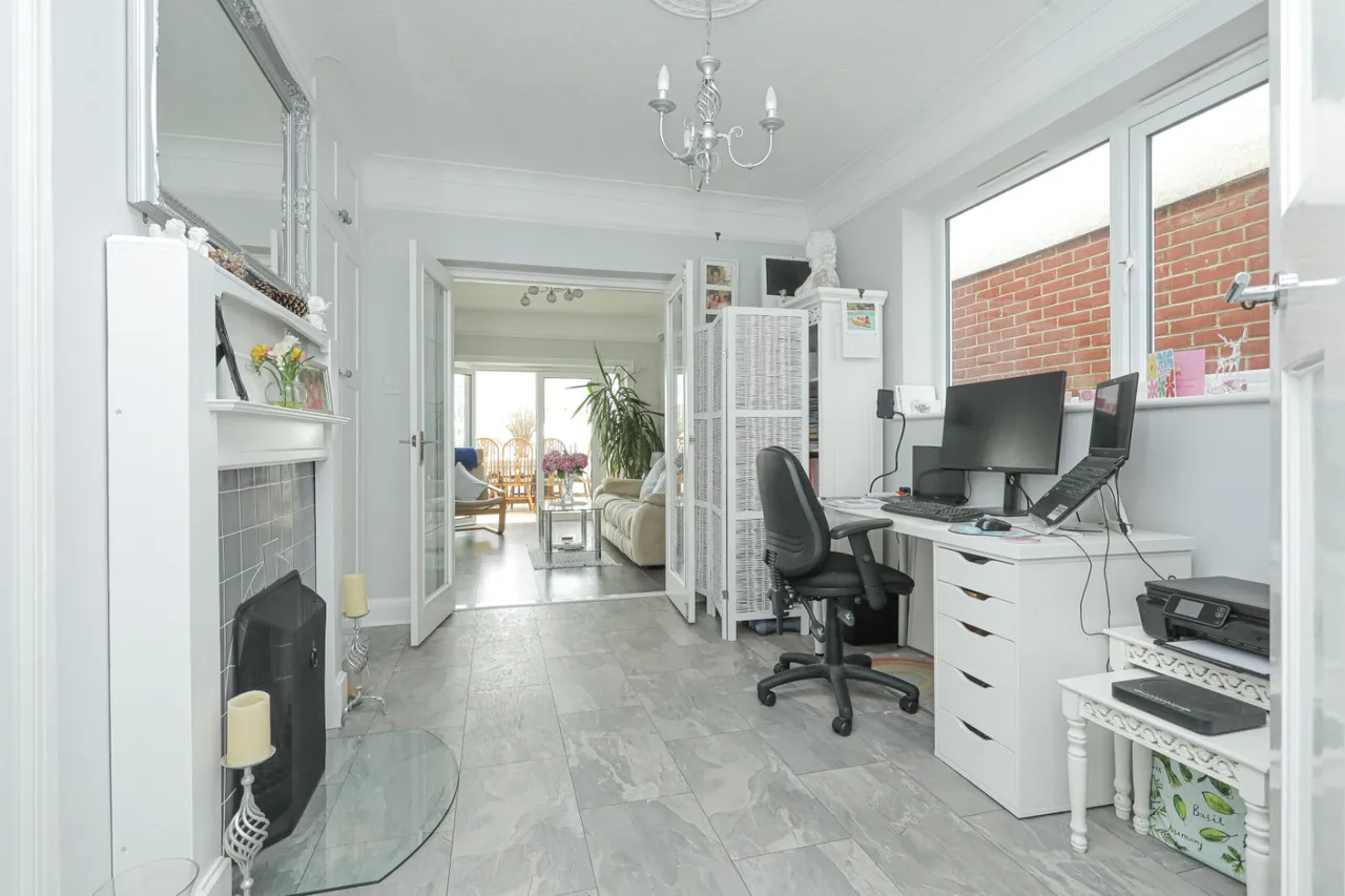 Twiss Road, Hythe, CT21, photo 9