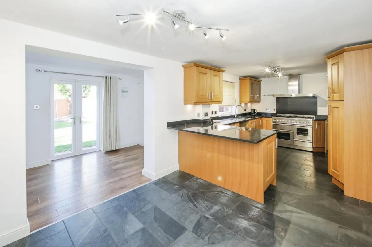 Nesfield Grove, Hampton-In-Arden, B92, photo 3