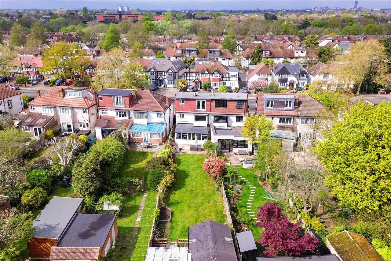 Staines Road, Twickenham, TW2 5AU, photo 2