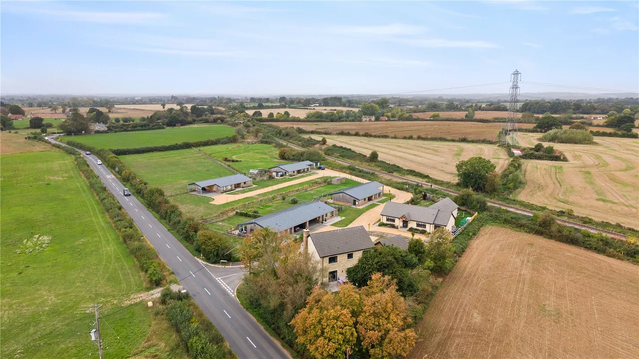 Broughton Gifford, Wiltshire, photo 20