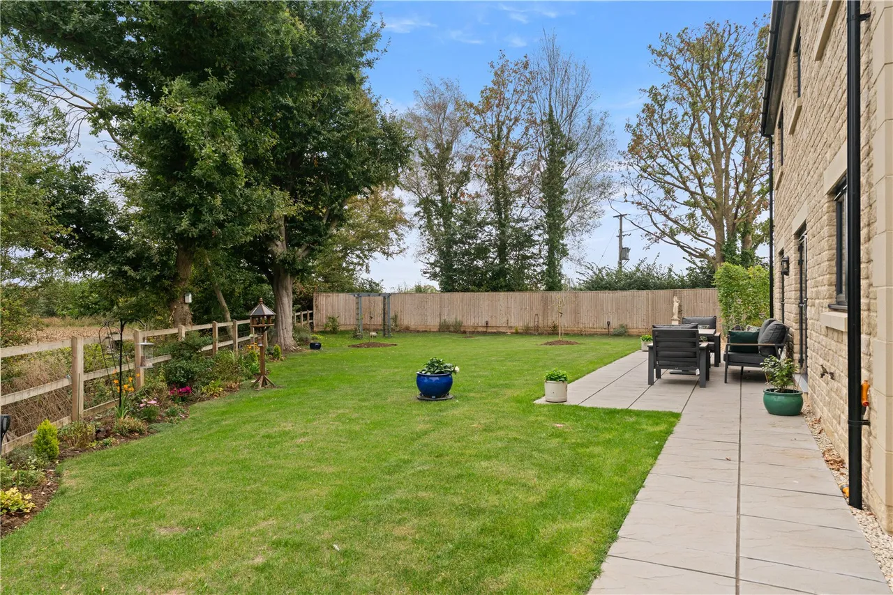 Broughton Gifford, Wiltshire, photo 18