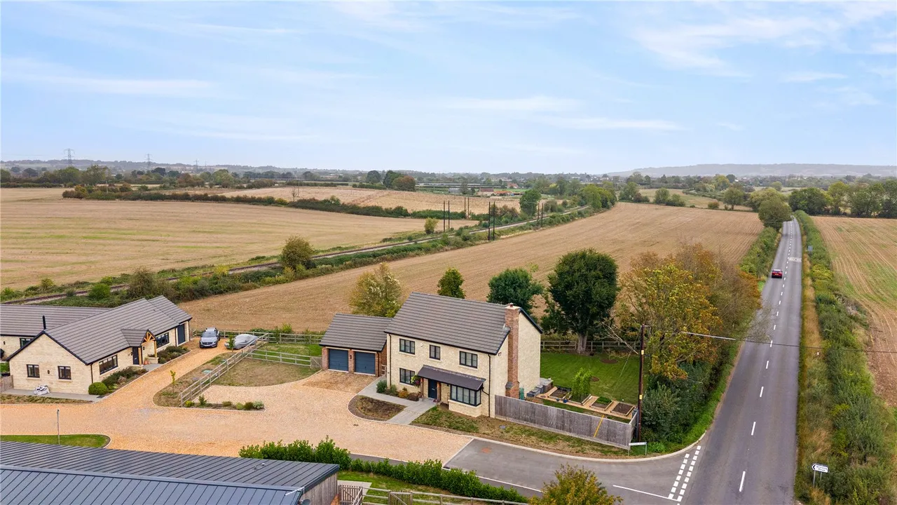 Broughton Gifford, Wiltshire, photo 19