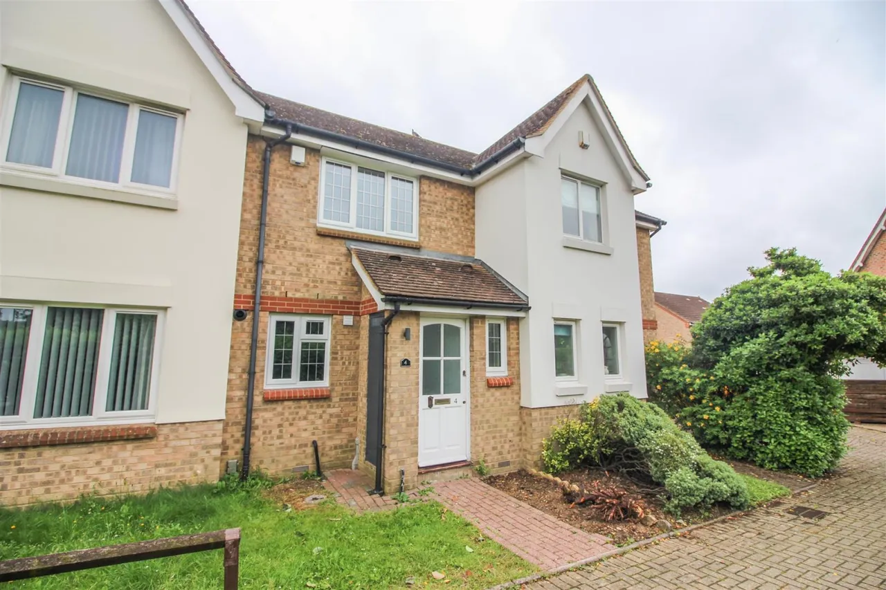 2 bed house to rent, Tickenhall Drive, Church Langley, CM17