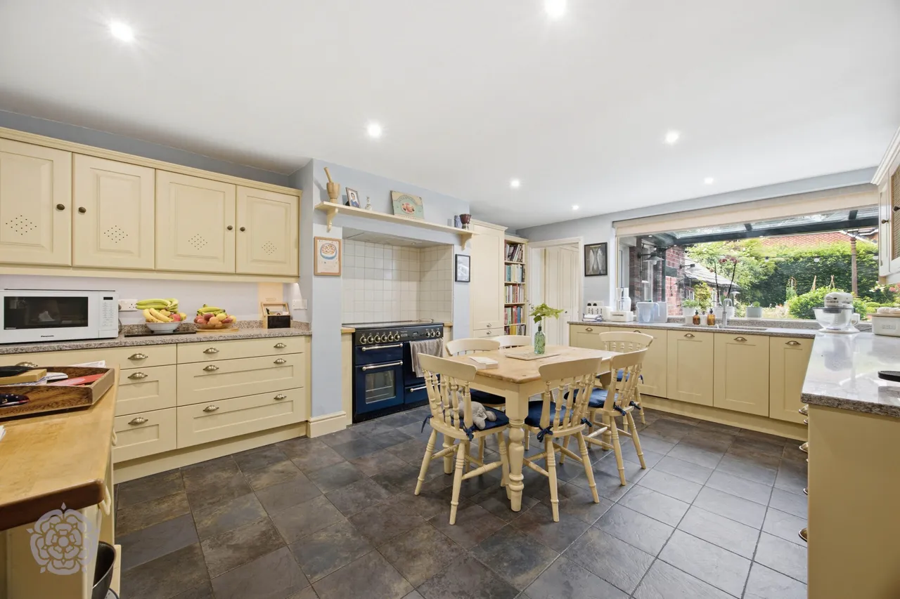 Chorley New Road, Lostock, Bolton, BL6 4DW, photo 13