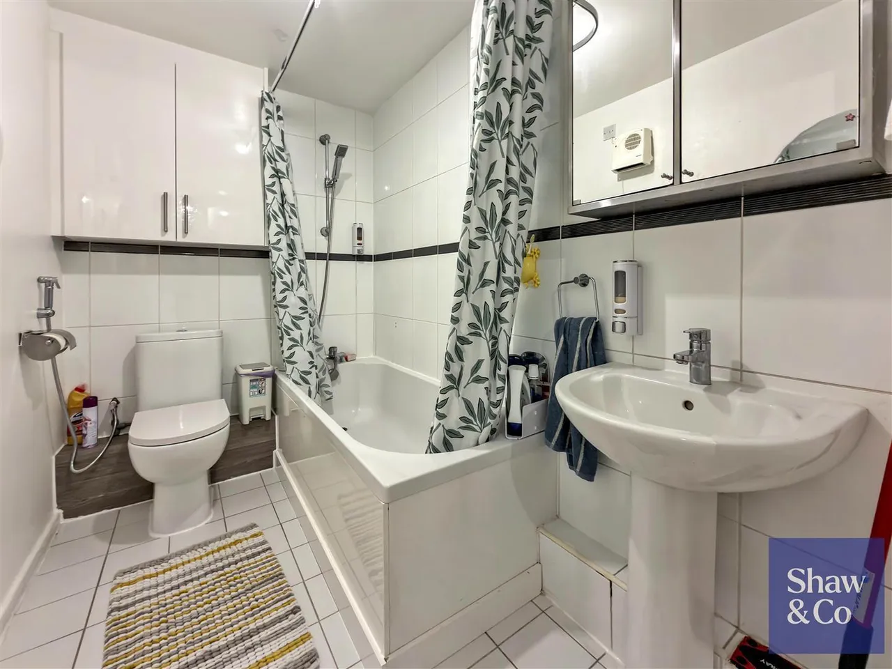 St. Giles Close, Heston, photo 9
