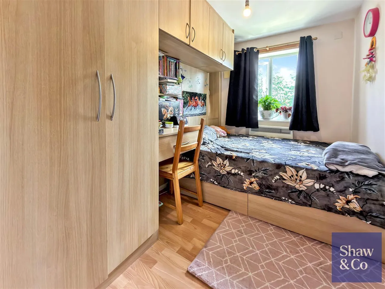 St. Giles Close, Heston, photo 8