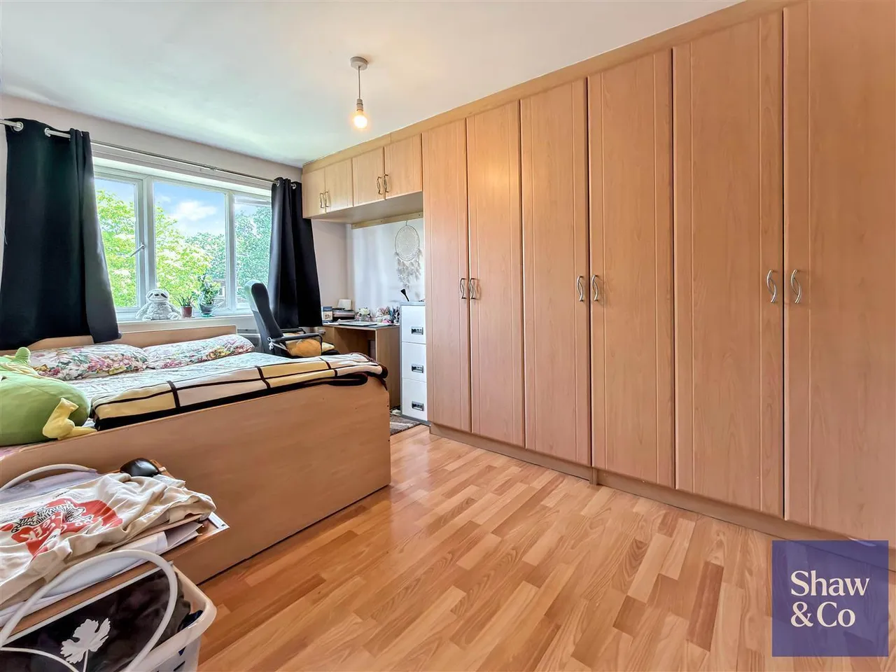St. Giles Close, Heston, photo 6