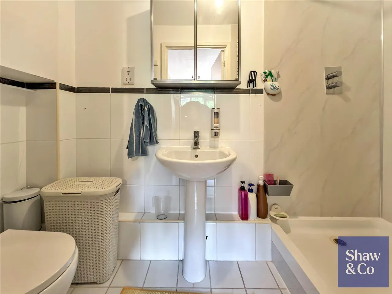 St. Giles Close, Heston, photo 7