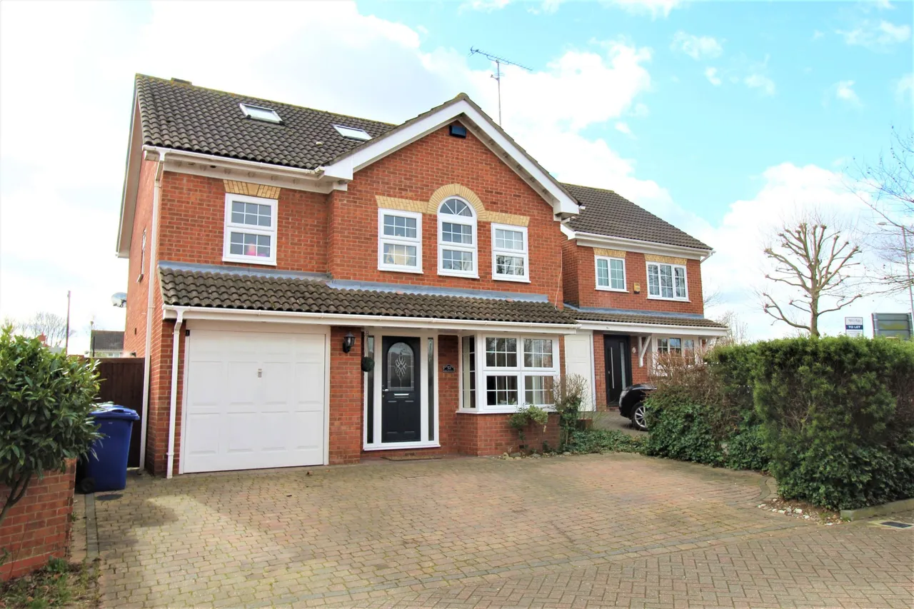 5 bed house for sale — Advice Avenue, Grays, Essex, RM16 6QN