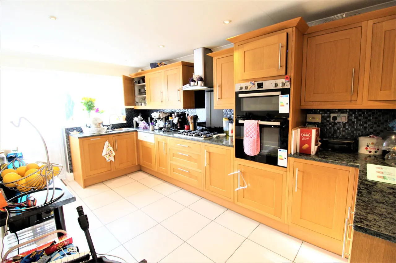 Advice Avenue, Grays, Essex, RM16 6QN, photo 4