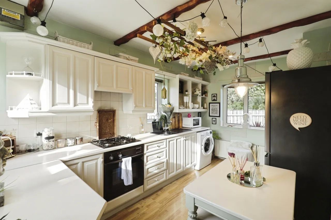 Albany Avenue, Harrogate, HG1, photo 3