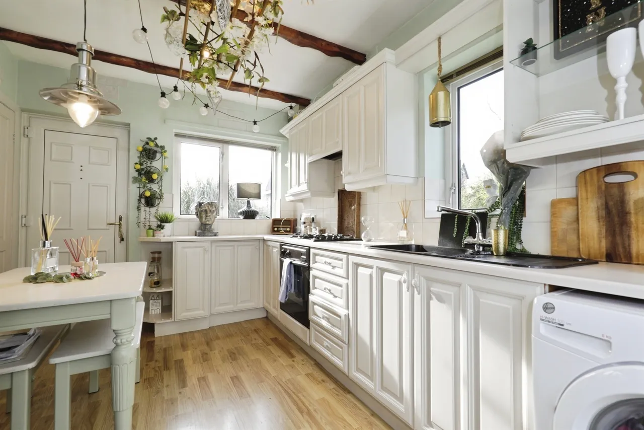 Albany Avenue, Harrogate, HG1, photo 2