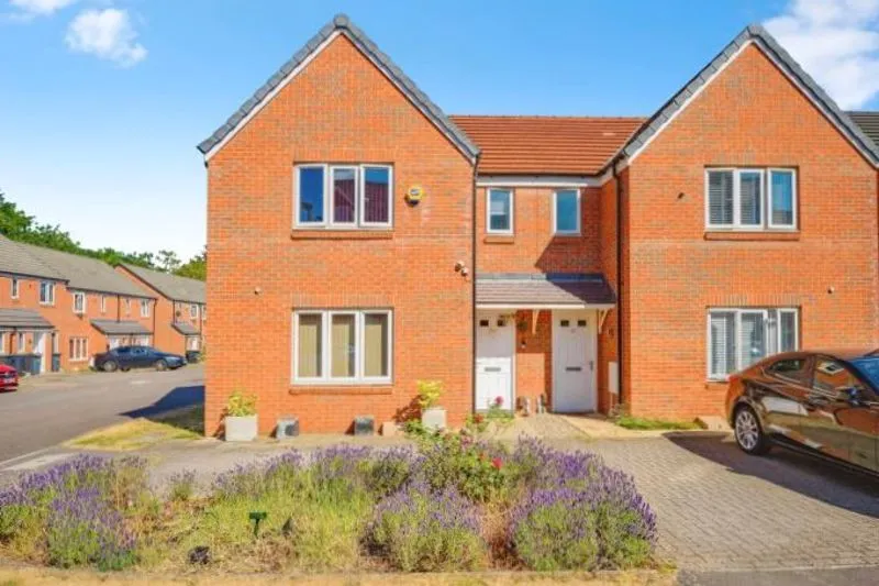 Guardian Way, Luton LU1 1BU, photo 2