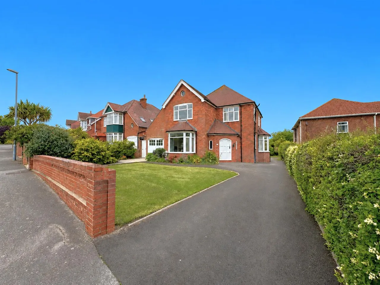 5 bed house for sale — Lynmoor Road, Weymouth, DT4 7TW
