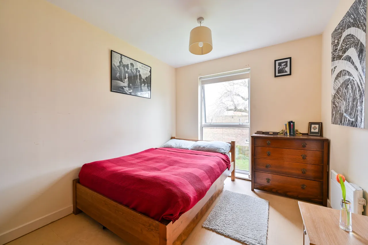 Flat 6, Caledonian Court, Highwood Close, London, photo 6