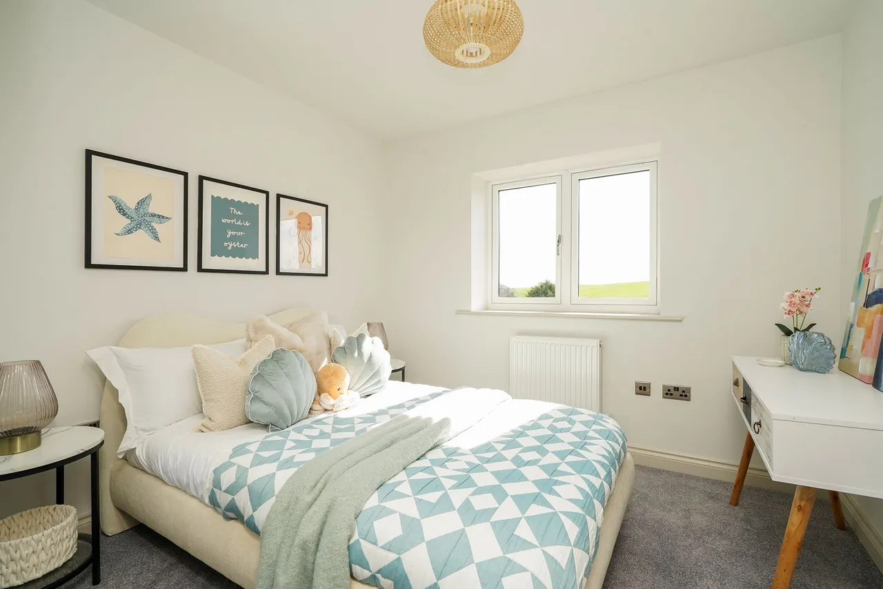 Blyth Road, S66, photo 19