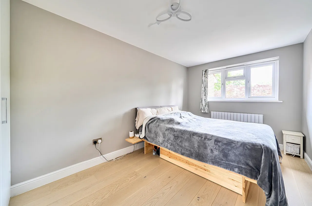 Alexandra Close, Walton On Thames, KT12, photo 7