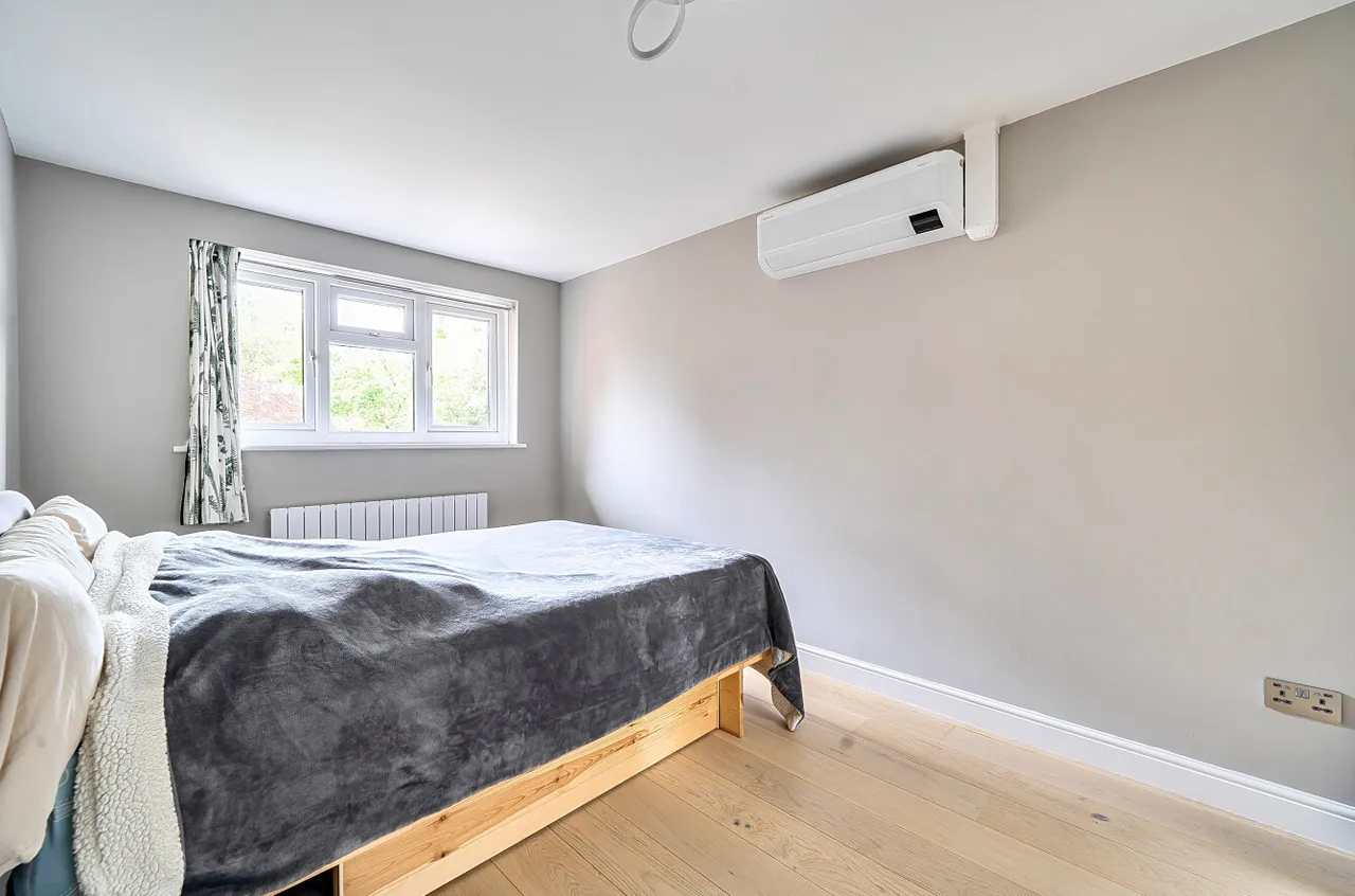 Alexandra Close, Walton On Thames, KT12, photo 12