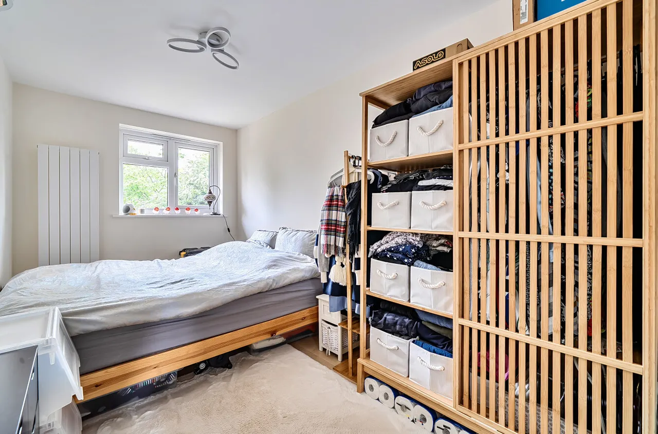 Alexandra Close, Walton On Thames, KT12, photo 9