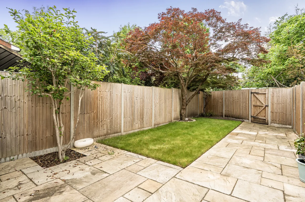 Alexandra Close, Walton On Thames, KT12, photo 4