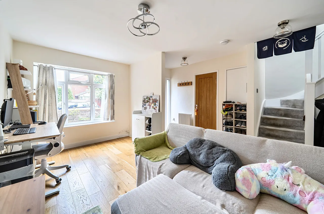 Alexandra Close, Walton On Thames, KT12, photo 15