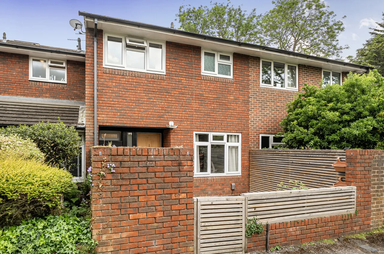 Alexandra Close, Walton On Thames, KT12, photo 19
