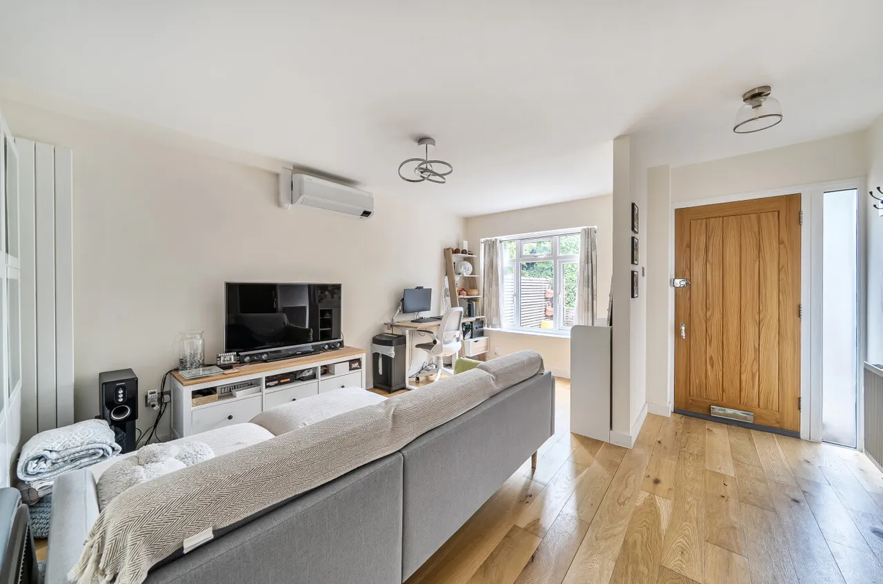 Alexandra Close, Walton On Thames, KT12, photo 10