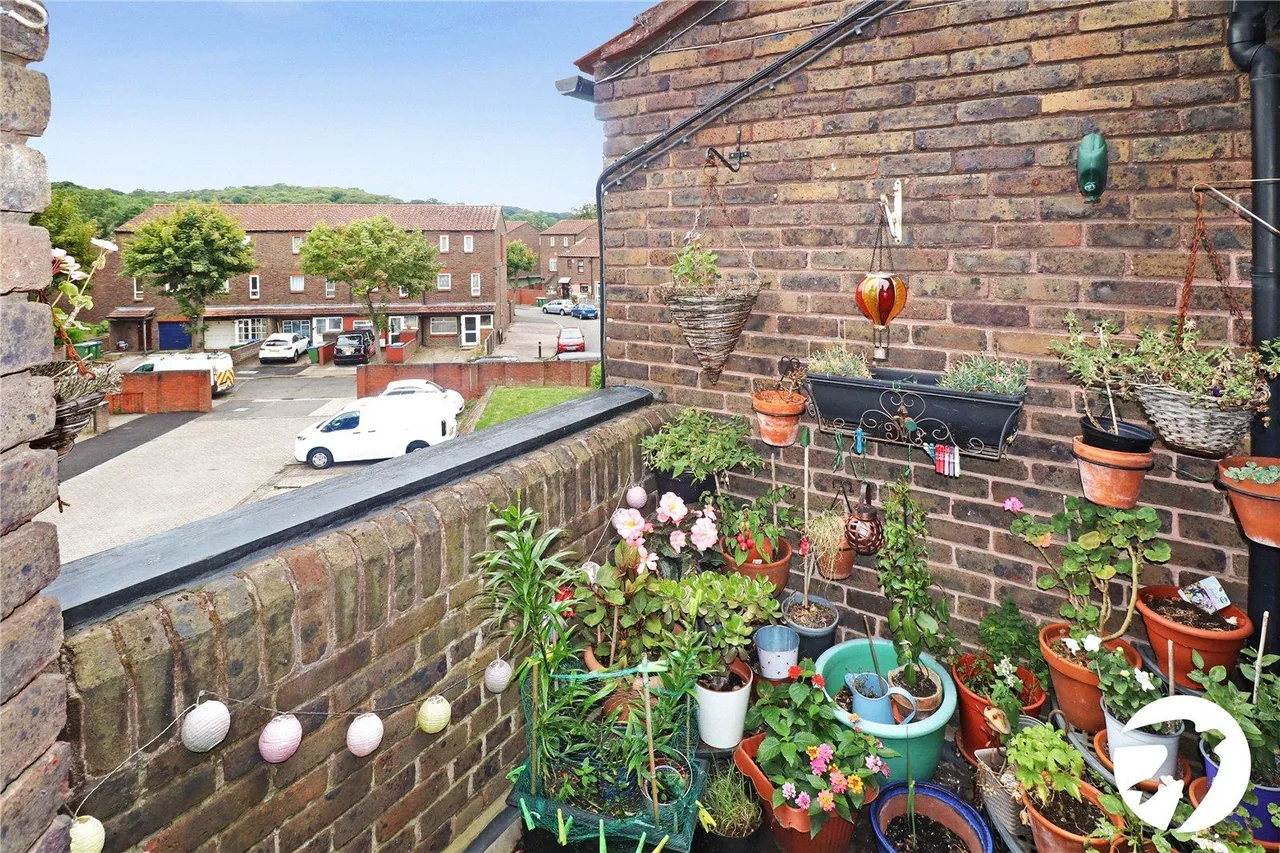 Glimpsing Green, Erith, DA18, photo 12