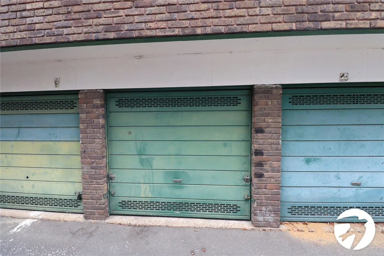 Glimpsing Green, Erith, DA18, photo 14
