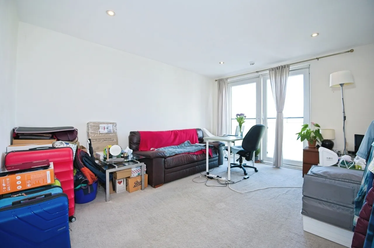 1 bed flat for sale — Kilcredaun House, Ferry Court, Cardiff Bay, CF11