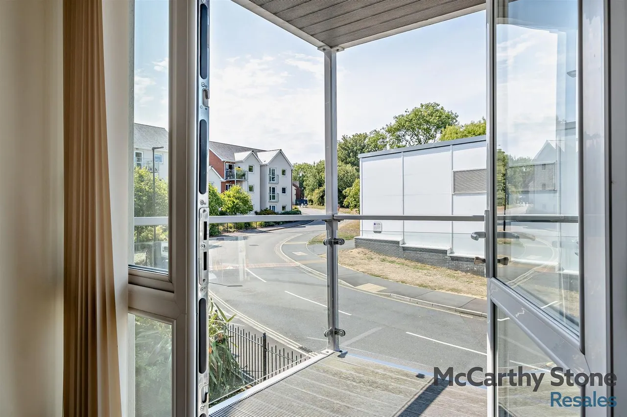 Foxes Road, Newport, PO30, photo 21