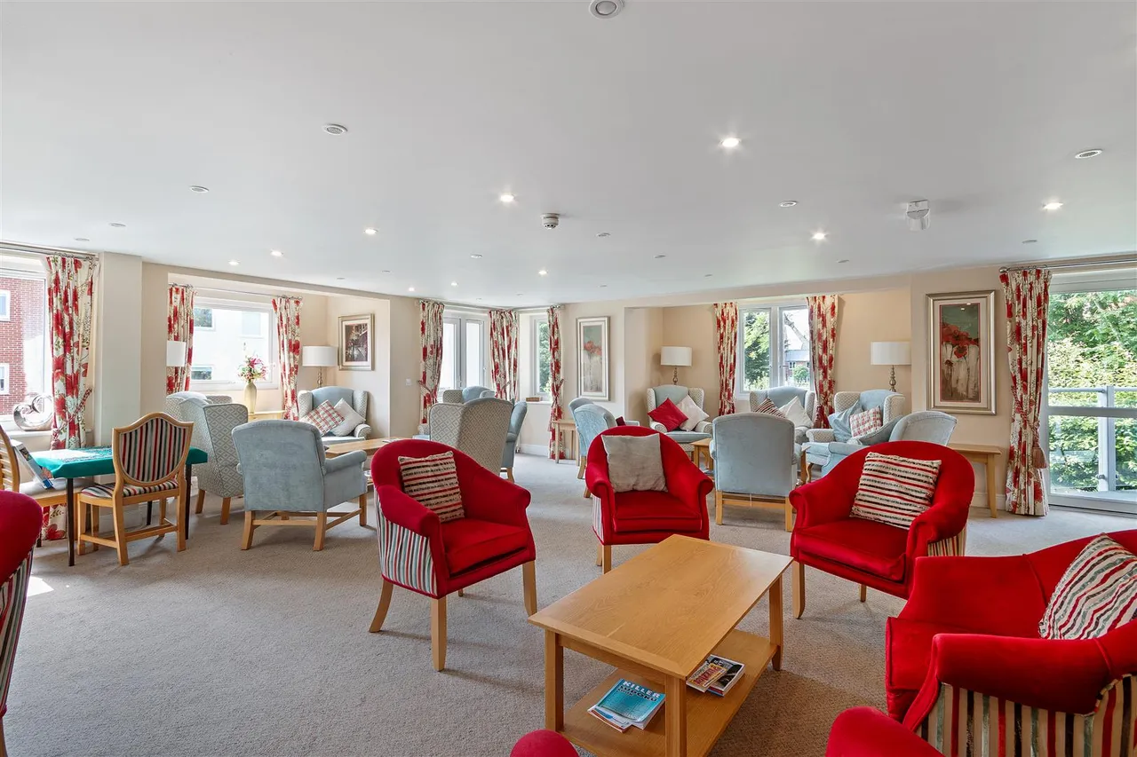 Foxes Road, Newport, PO30, photo 10