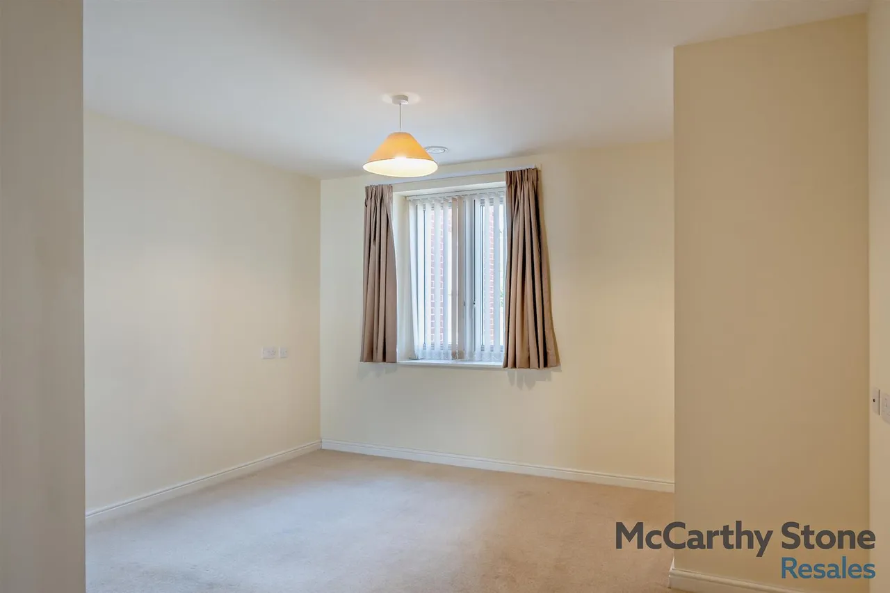 Foxes Road, Newport, PO30, photo 6