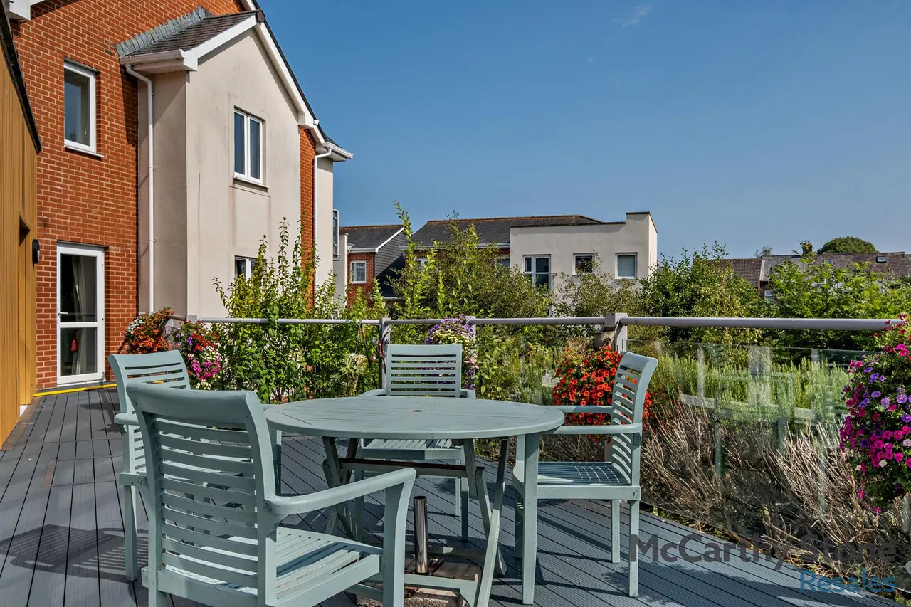 Foxes Road, Newport, PO30, photo 32