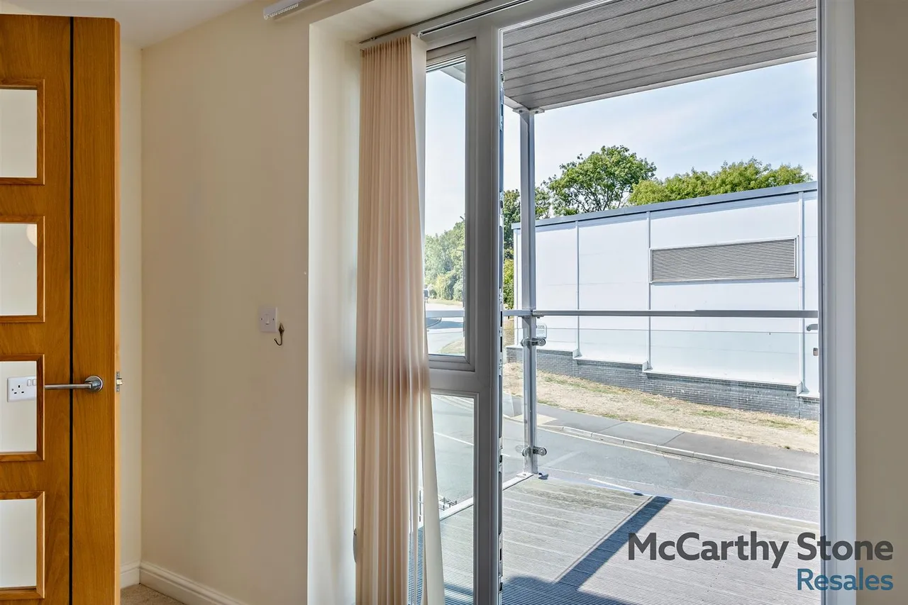Foxes Road, Newport, PO30, photo 5
