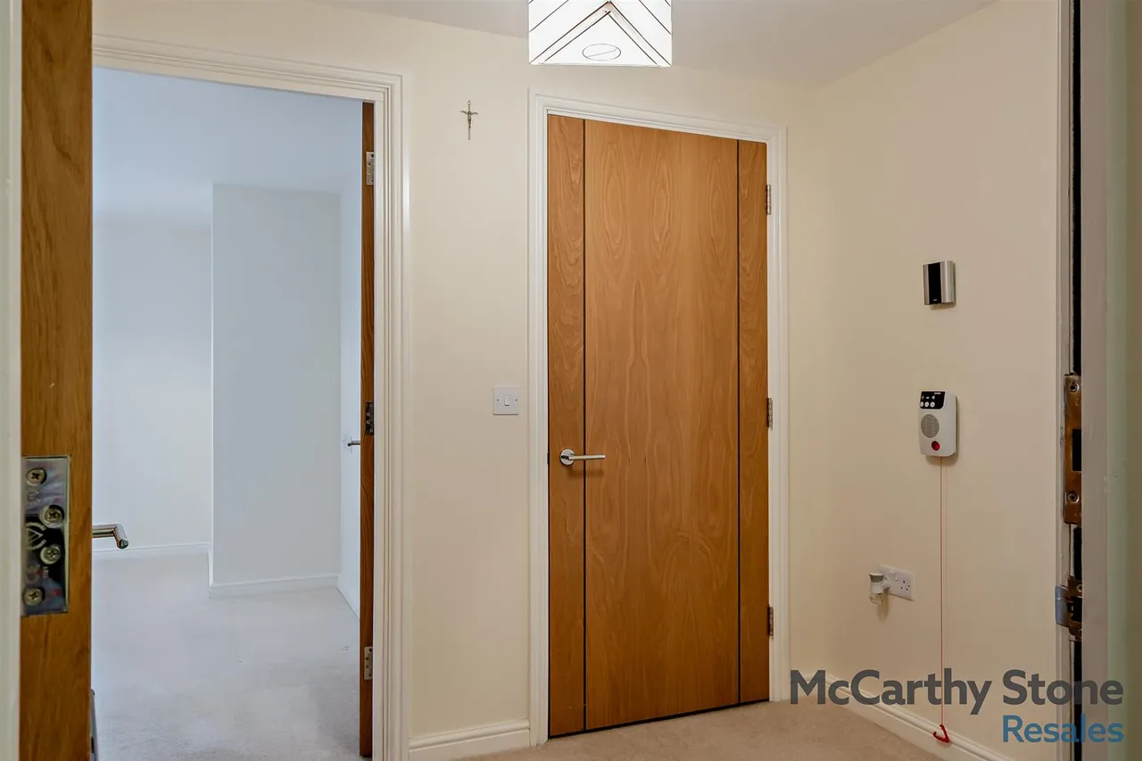 Foxes Road, Newport, PO30, photo 15