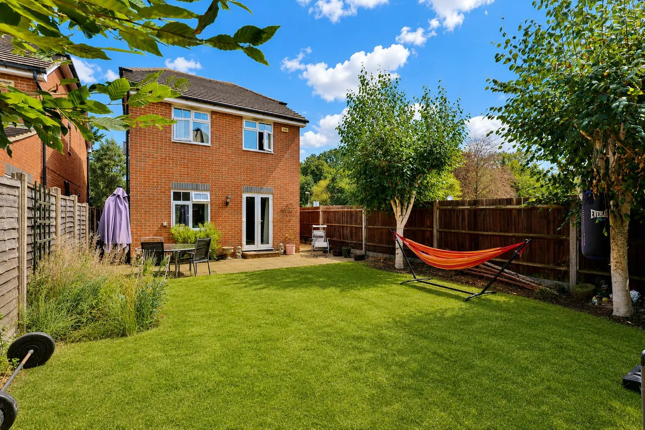 Bonsey Lane, Woking, GU22, photo 12