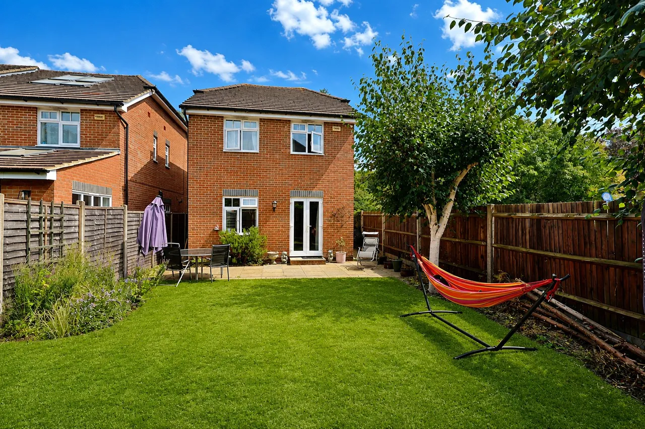 Bonsey Lane, Woking, GU22, photo 17