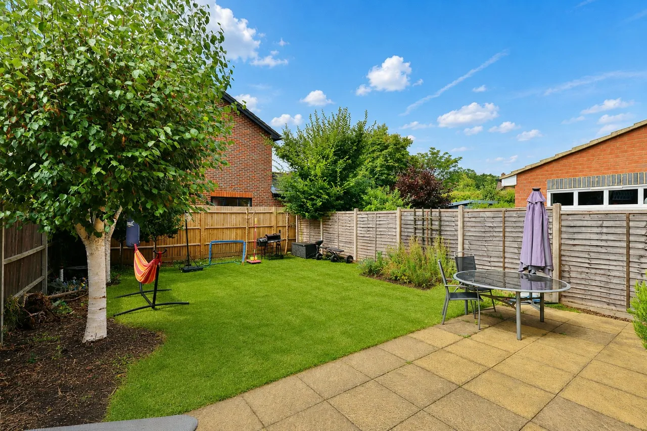 Bonsey Lane, Woking, GU22, photo 11